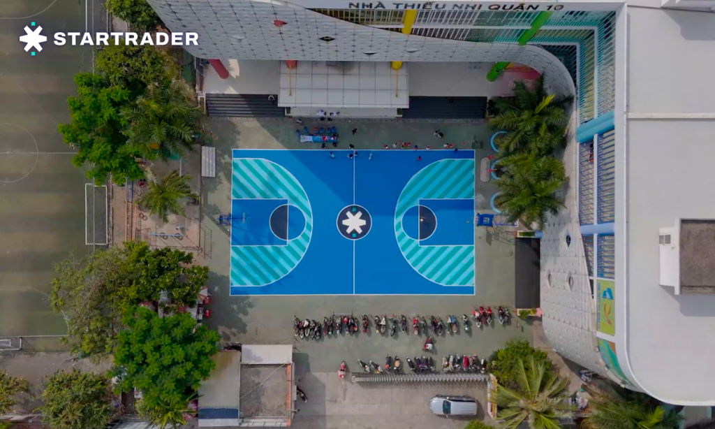 STARTRADER Transforms a Basketball Court into a Daily Space for Growth in Vietnam