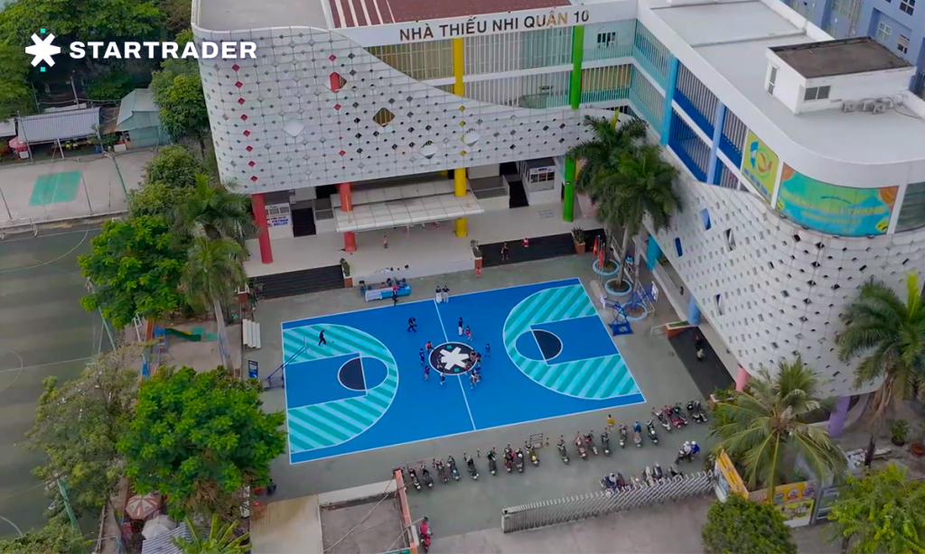 STARTRADER Transforms a Basketball Court into a Daily Space for Growth in Vietnam